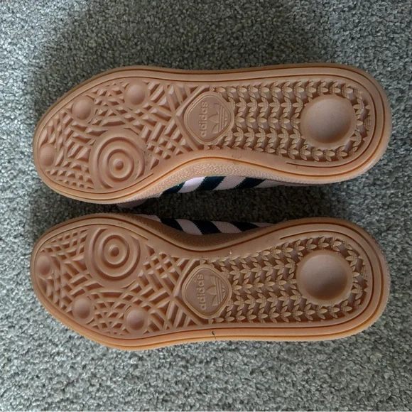 Adidas Women’s Suede Sneakers in Light Pink with Navy Stripes (size 7) - Picture 6 of 9